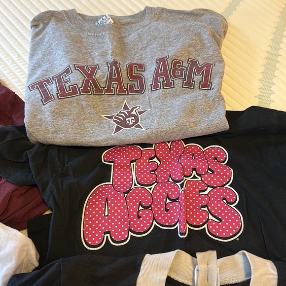 👚SOLD 👚 Texas A&M Tshirt Lot Short and Long Sleeve Women’s XS - Picture 5 of 13